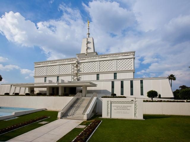 The Mexico City Mexico Temple exterior